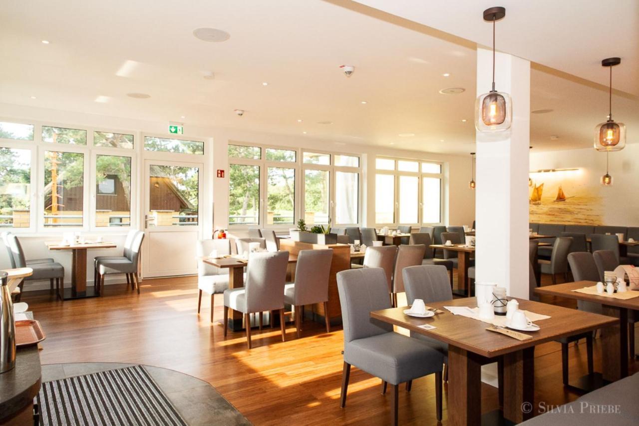 Ostseehotel Wustrow ヴストロ エクステリア 写真