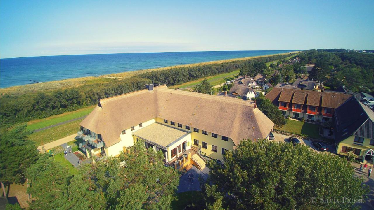 Ostseehotel Wustrow ヴストロ エクステリア 写真